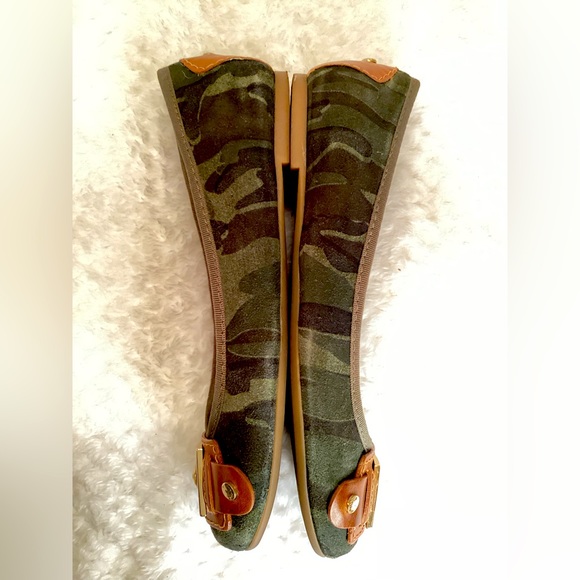 Gianni Bini Flat Shoes, 6.5 M, Combat Green - Picture 2 of 8